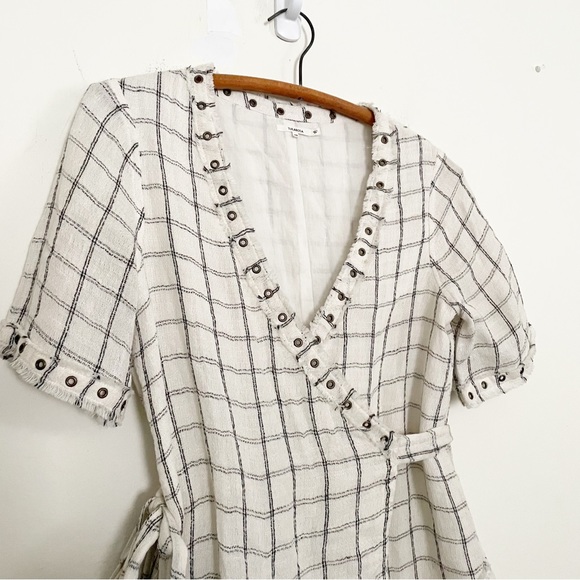 Gigi Hadid Blogger Favorite Tularosa Rocky Wrap Dress Grommets Linen Size Small - Picture 4 of 11